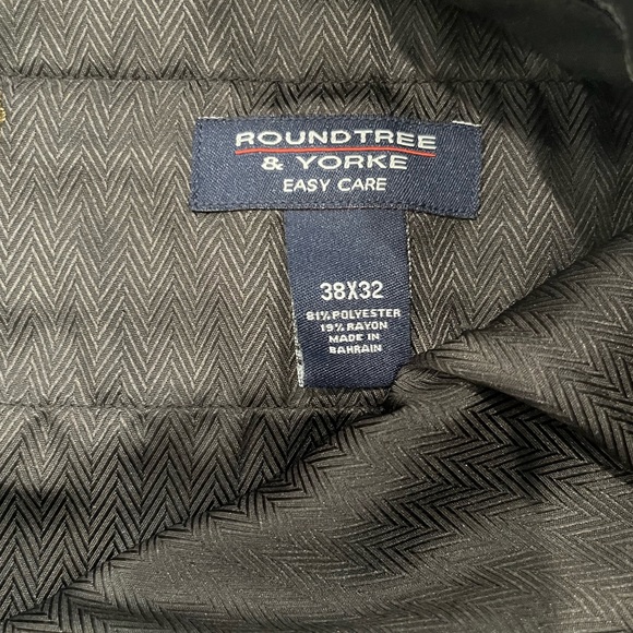 Roundtree & Yorke dress pant size 38x32 - Picture 3 of 4